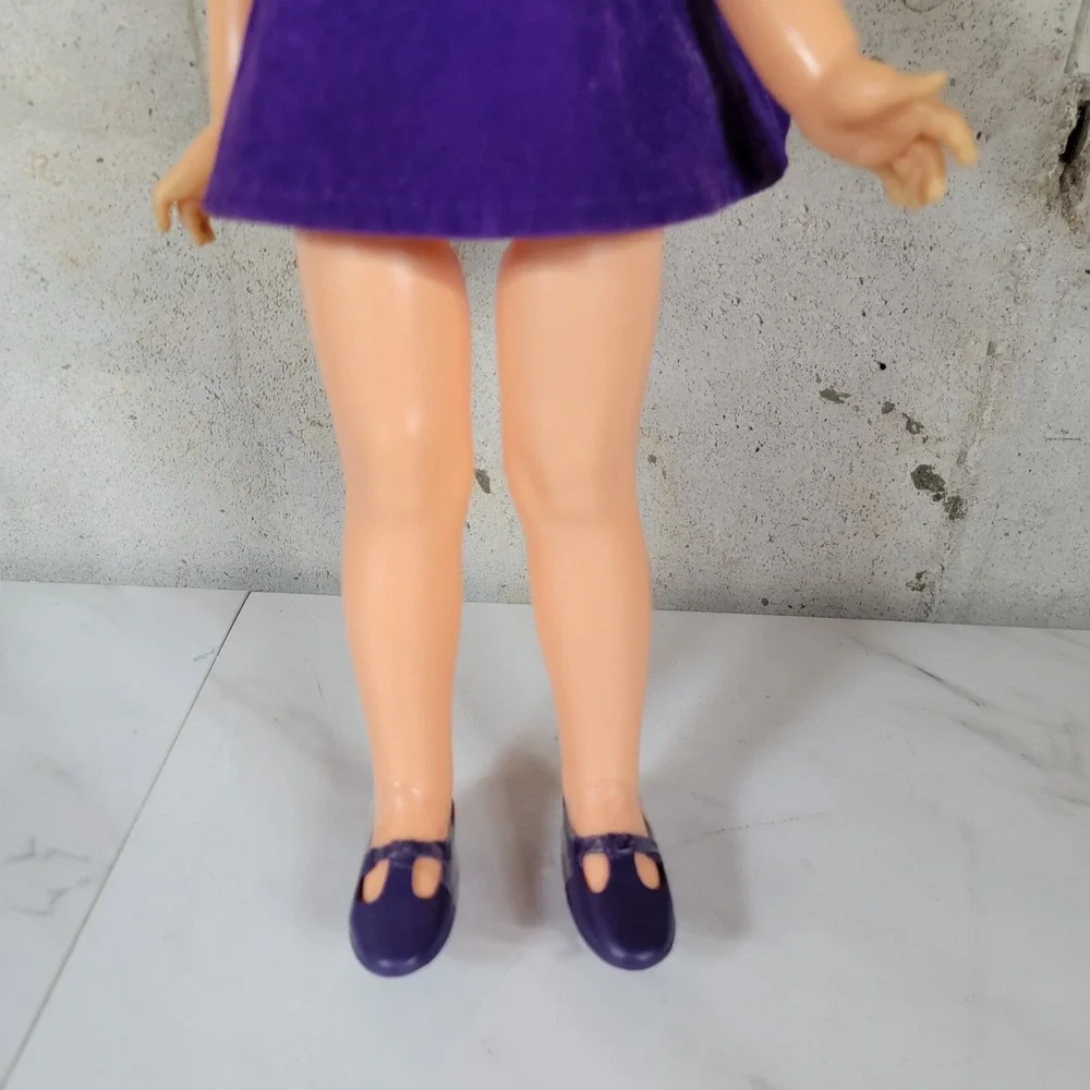 Vtg 1970s Ideal Crissy Family‎ Cousin Velvet With Original Dress Purple Damaged